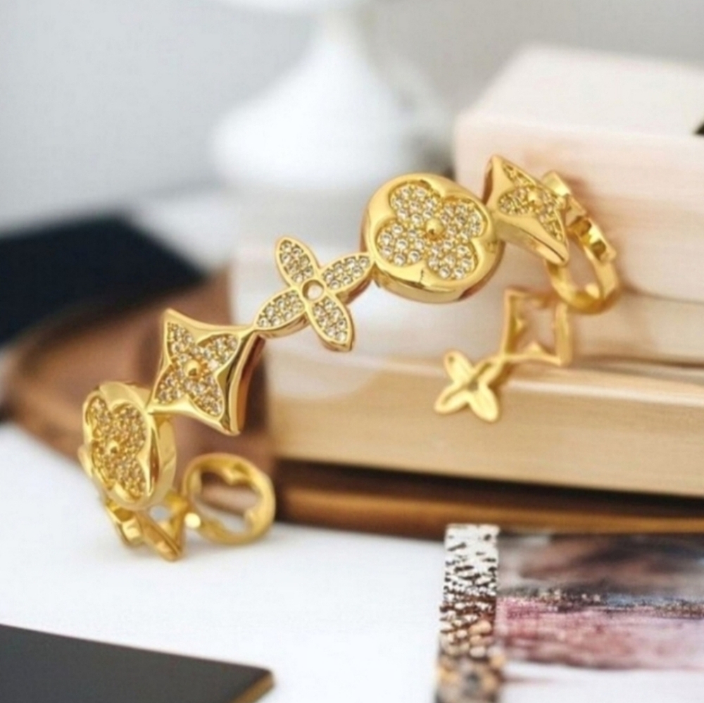 18k Gold Plated Luxury Flower Clover Zircon Crystal Cuff Bangle Bracelet - Picture 2 of 5